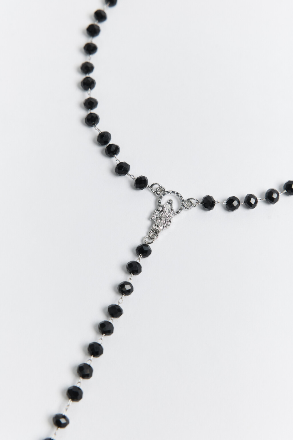 Колье-чокер с длинной подвеской и крестом - цвет серый - 2