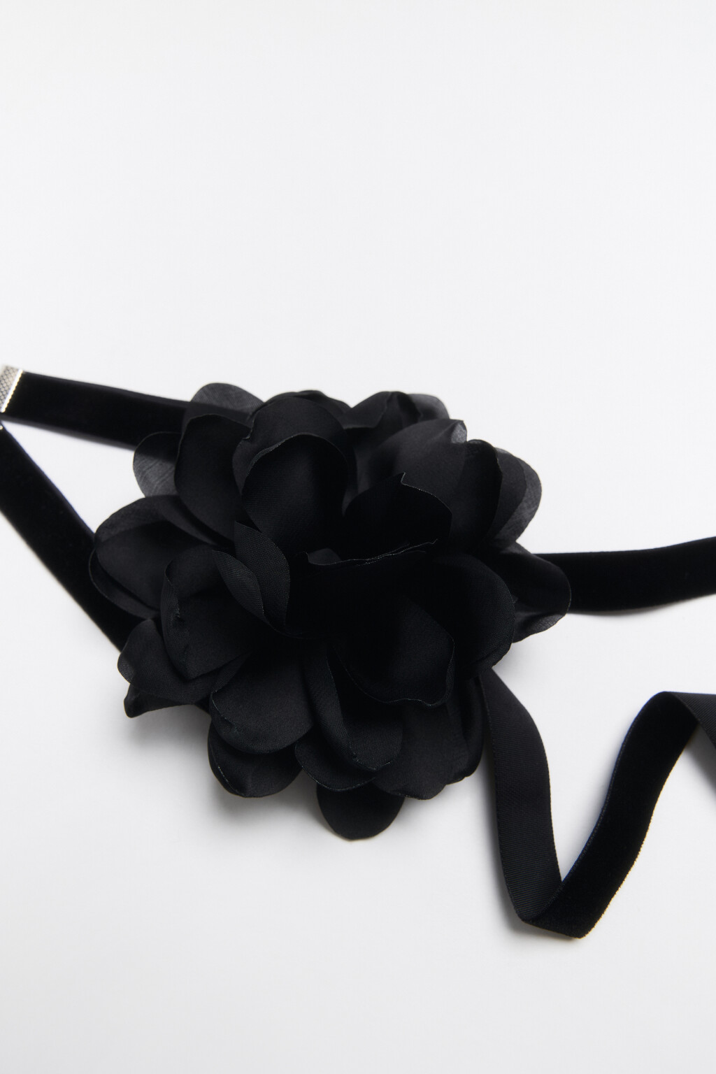 Чокер текстильный с объемным цветком - цвет серый - 2