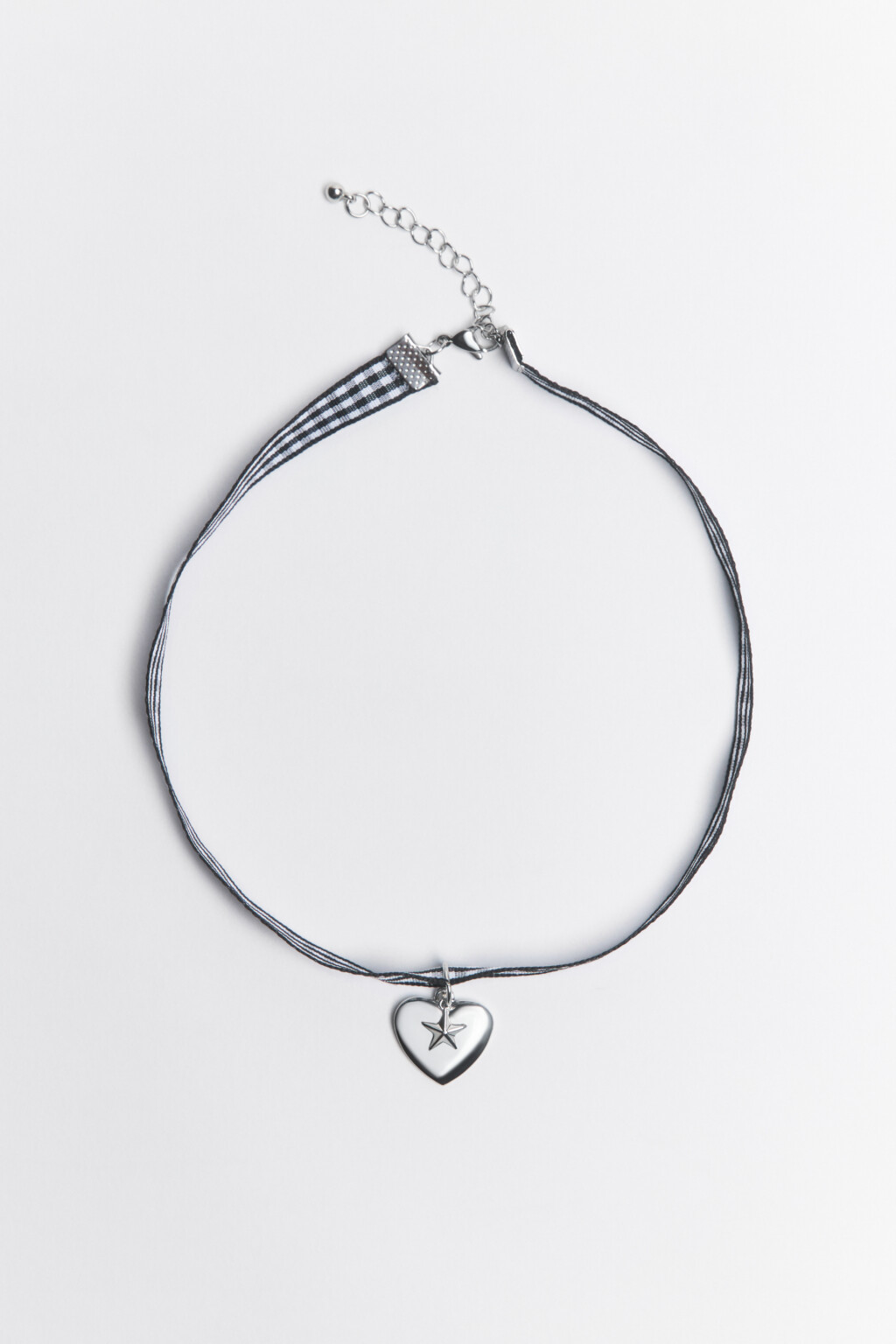 Колье-чокер текстильное с подвеской-сердцем - цвет серый - 1