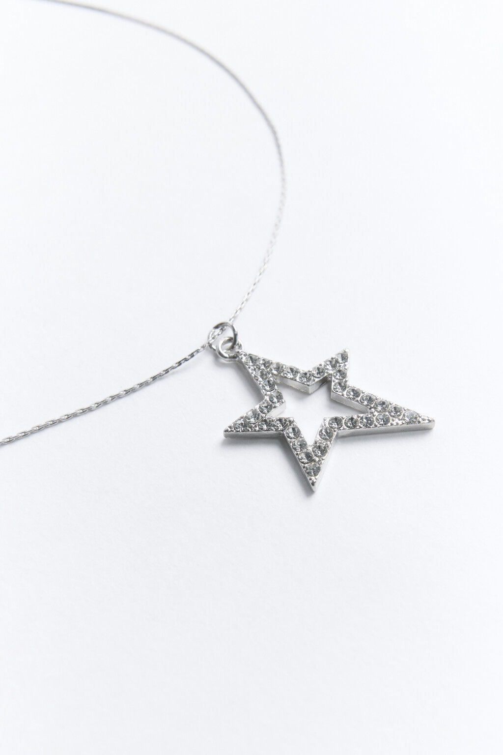 Цепочка с подвеской-звездочкой и стразами - цвет серый - 2