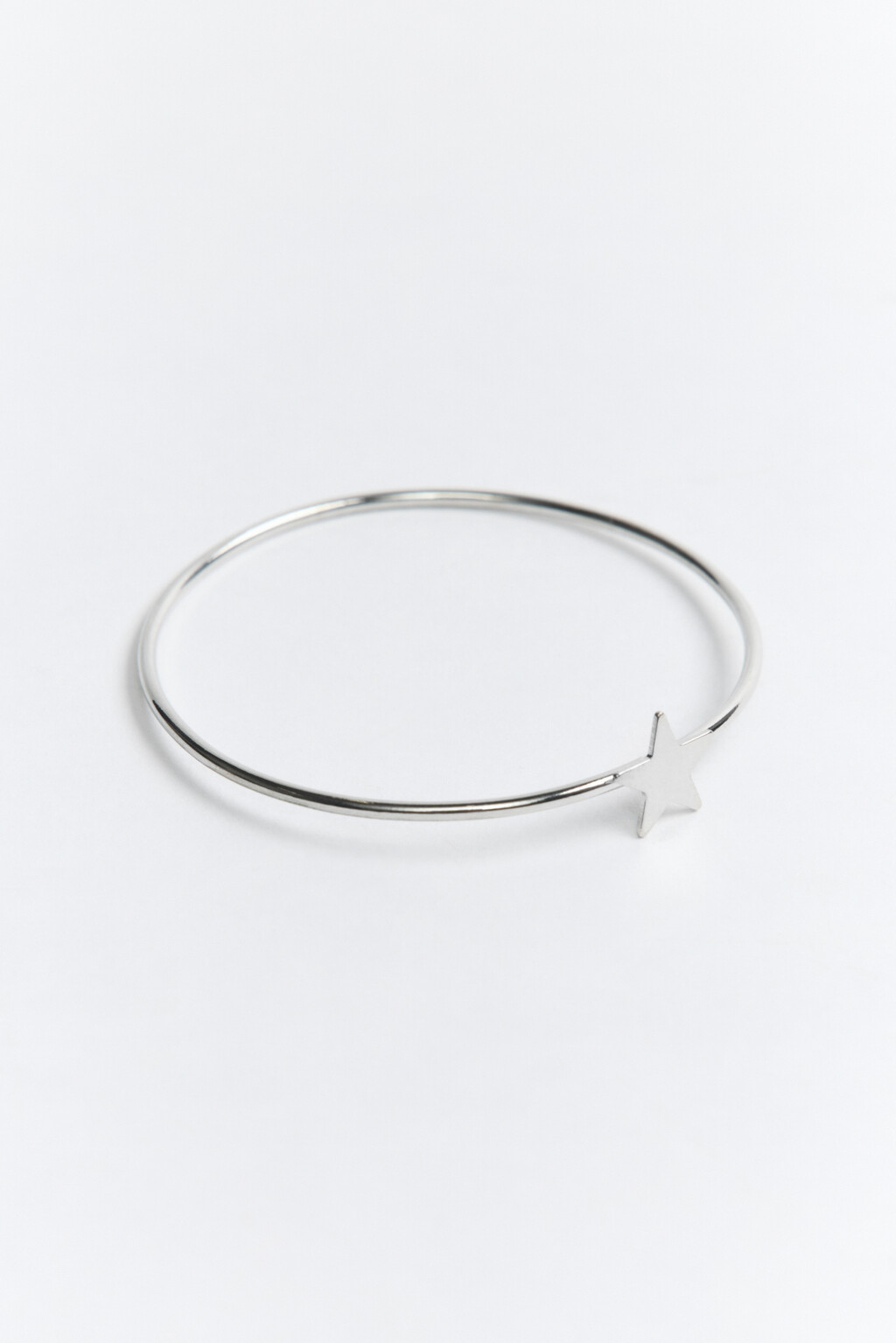 Браслет-кольцо серебристый со звездочкой - цвет серый - 1
