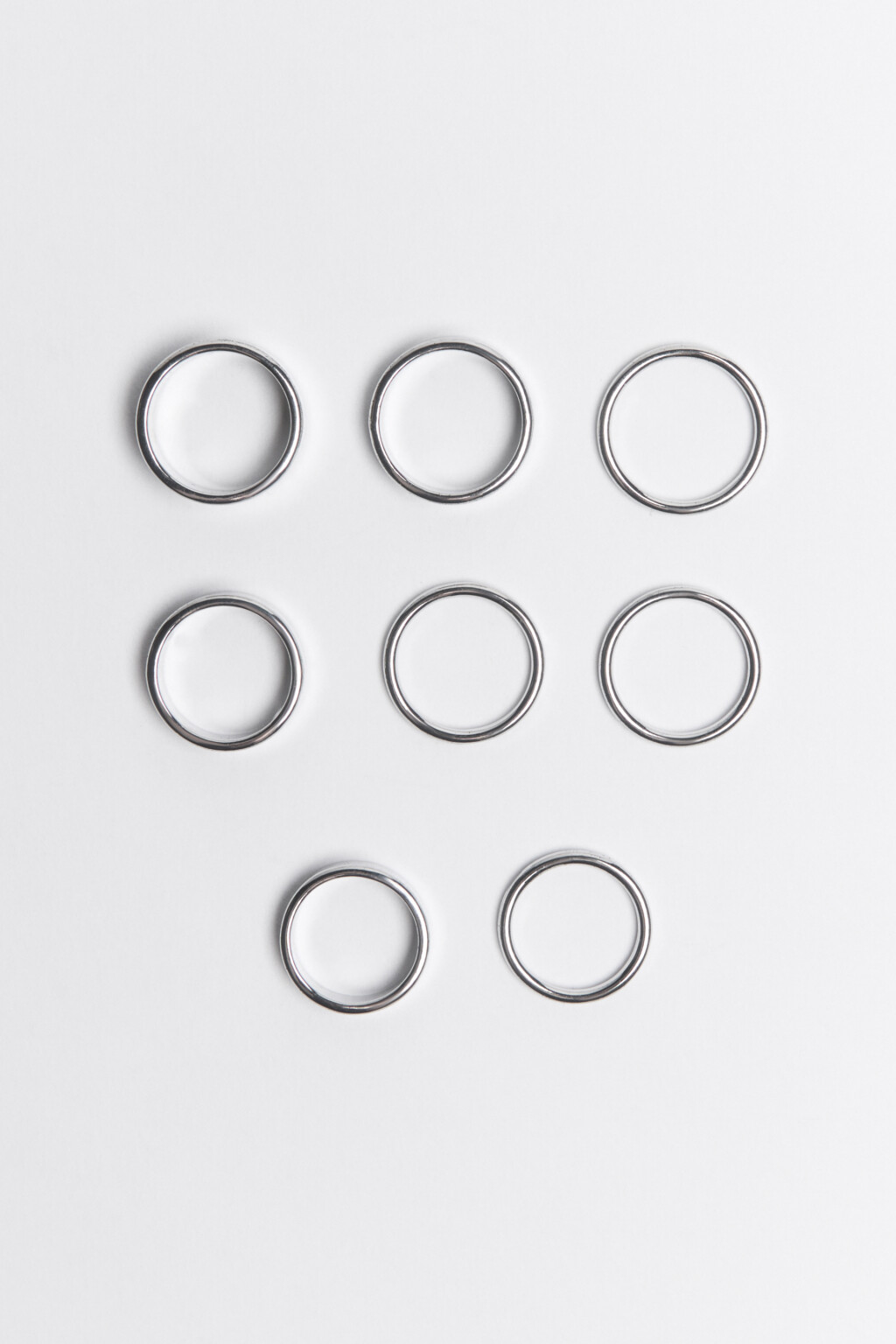 Набор колец серебристых (8 штук) - цвет серый - 1