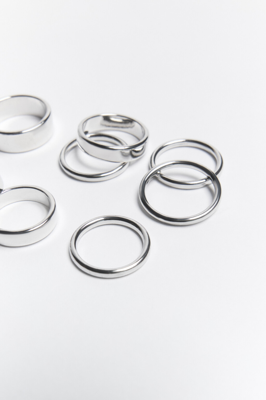 Набор колец серебристых (8 штук) - цвет серый - 2