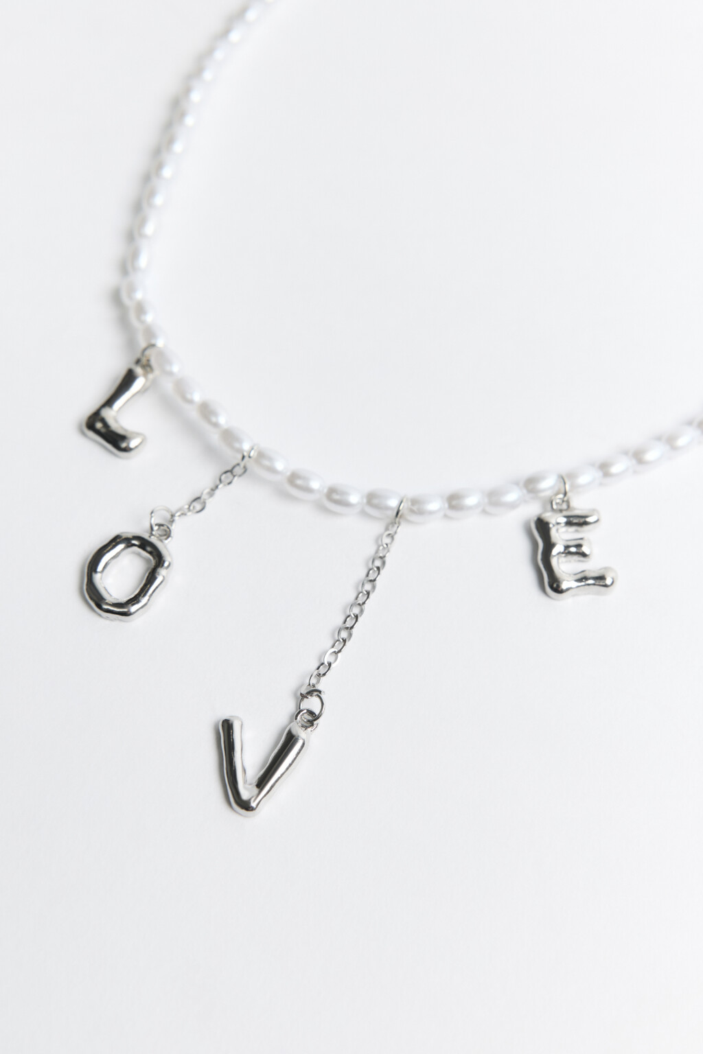 Колье из жемчужного бисера с подвесками - цвет серый - 2