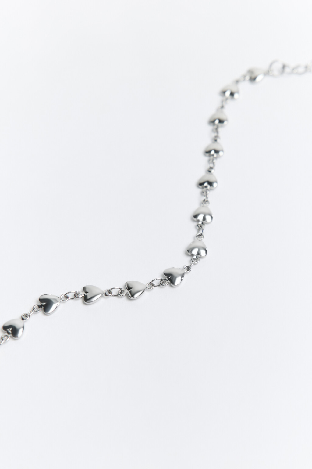 Браслет серебристый с сердечками - цвет серый - 2