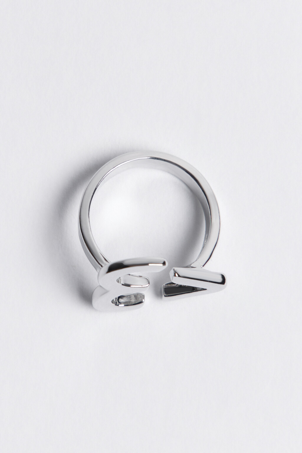 Кольцо несмыкающееся со смайликом-сердечком - цвет серый - 1