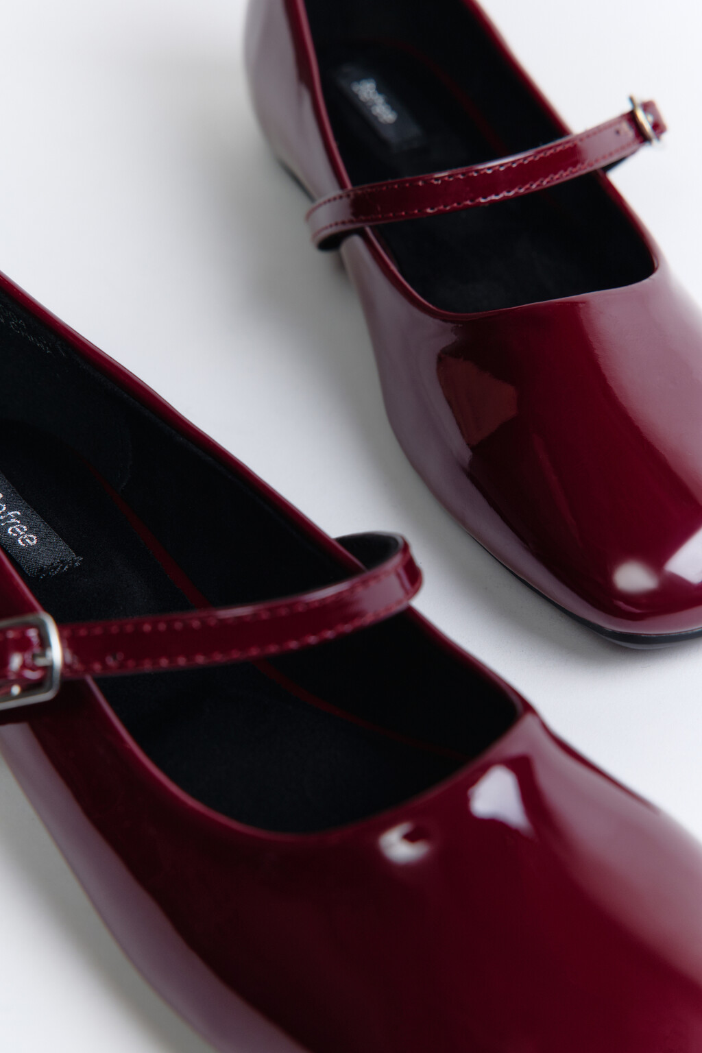 Балетки с тонким ремешком - цвет бордовый - 5