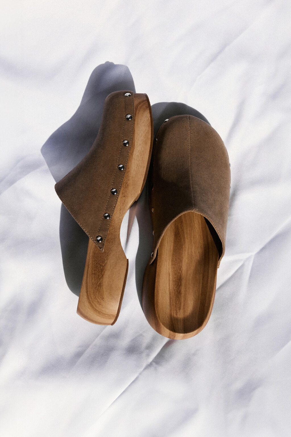 Сабо-клоги на платформе с заклепками - цвет бежевый - 10