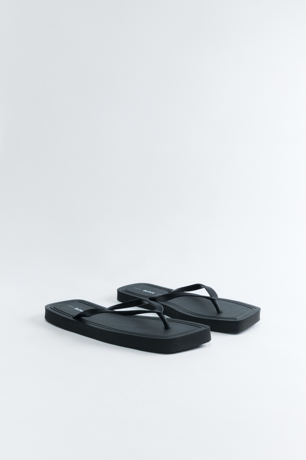 Сабо-вьетнамки на плоской подошве с перемычкой - цвет черный - 3