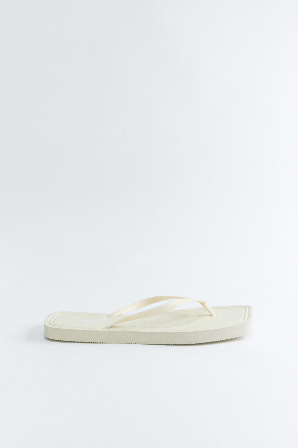 Сабо-вьетнамки на плоской подошве с перемычкой - цвет бежевый - 2