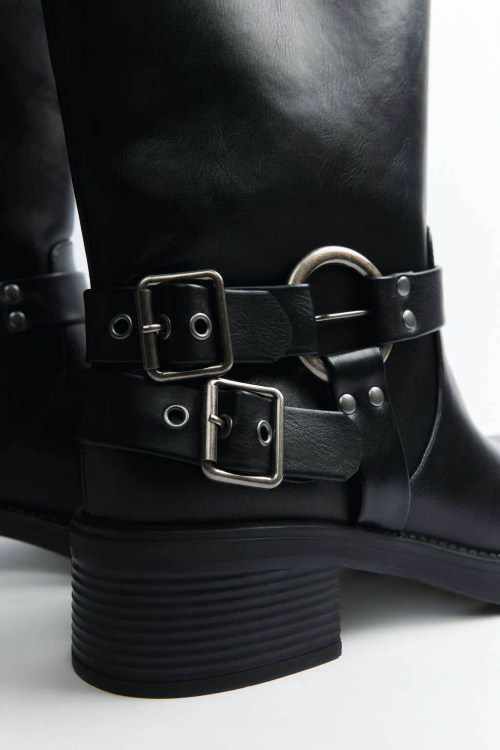 Сапоги с пряжками в байкерском стиле - цвет черный - 7