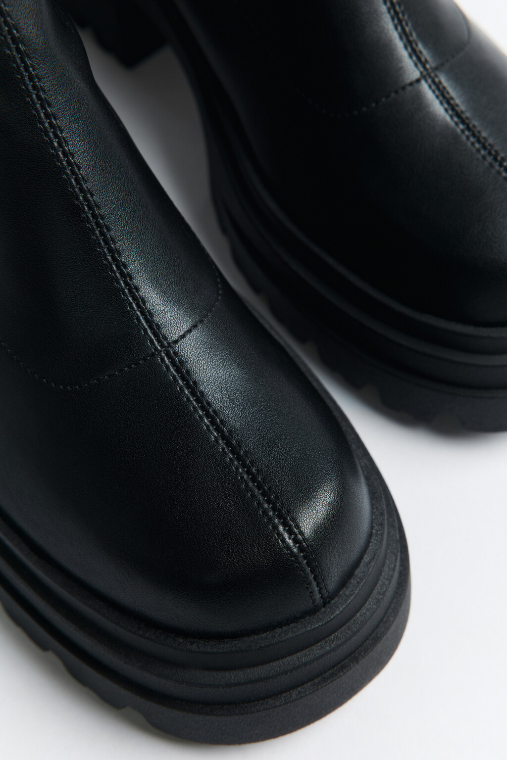 Ботинки высокие на массивной платформе - цвет черный - 4