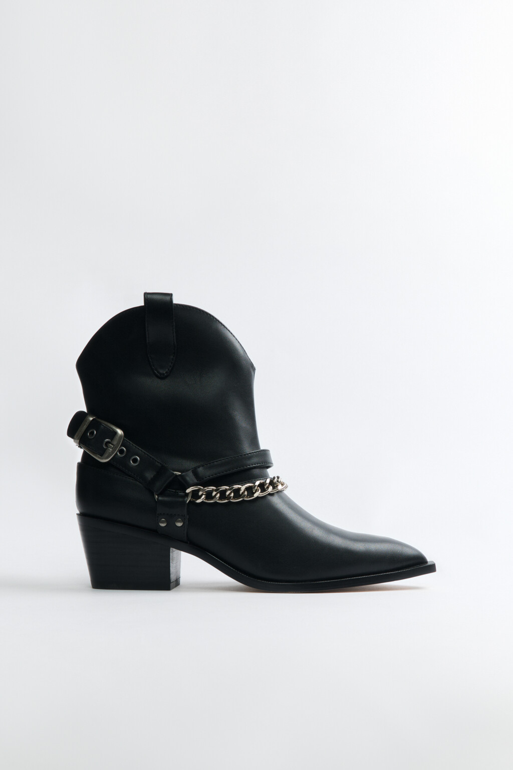 Ботинки-казаки с металлическим декором - цвет черный - 1