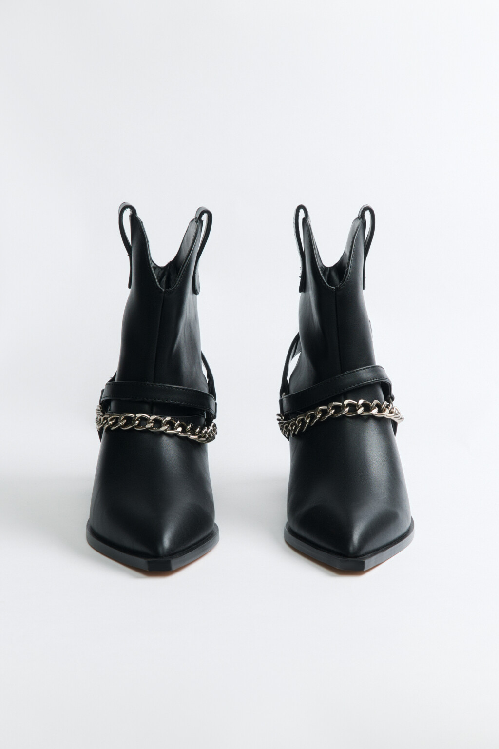 Ботинки-казаки с металлическим декором - цвет черный - 2