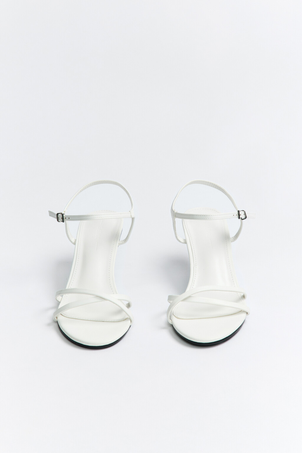 Босоножки на прозрачной танкетке - цвет белый - 2