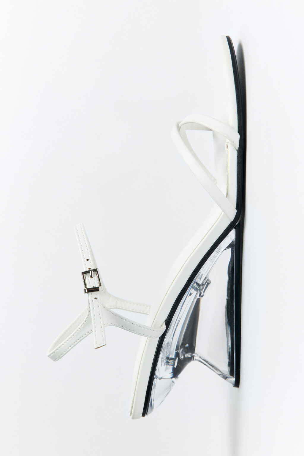Босоножки на прозрачной танкетке - цвет белый - 5