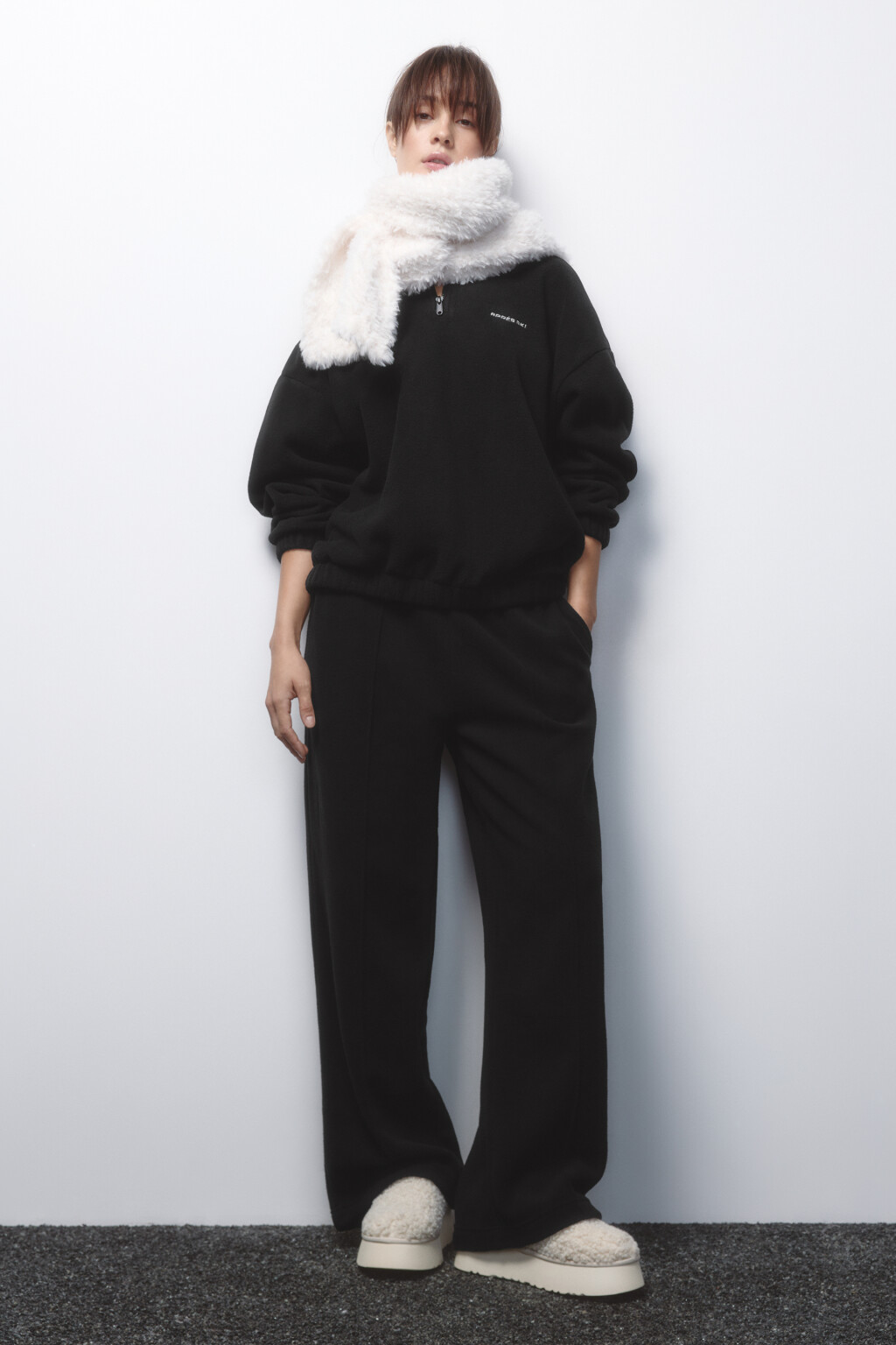 Брюки широкие теплые из флиса - цвет черный - 5