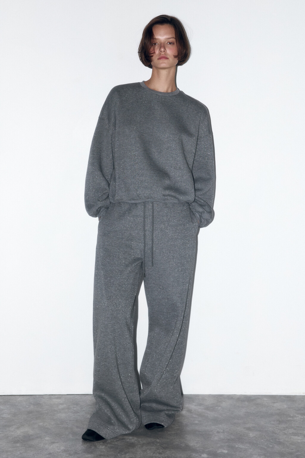 Брюки широкие трикотажные с люрексом - цвет серый - 5