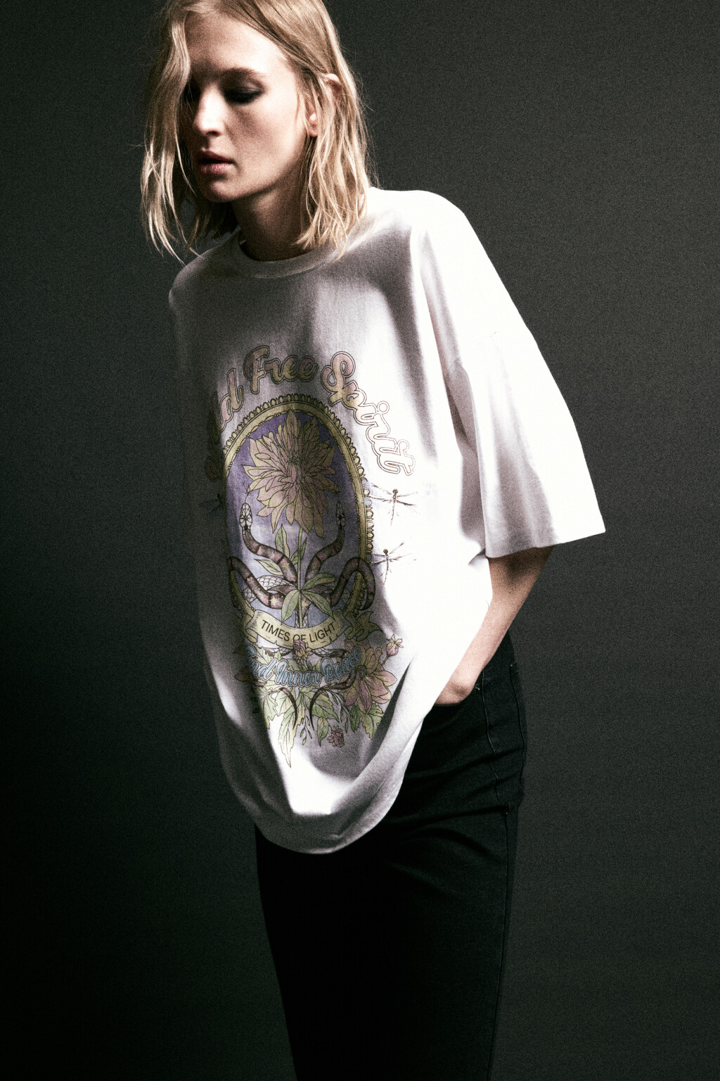 Футболка oversize с принтом в стиле гранж - цвет белый - 1
