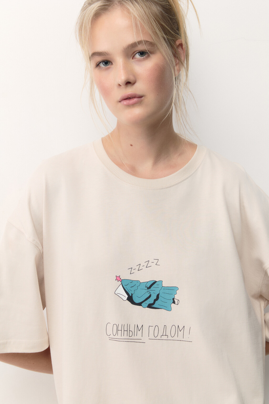 Футболка унисекс с новогодним принтом Bang! Bang! - цвет бежевый - 1