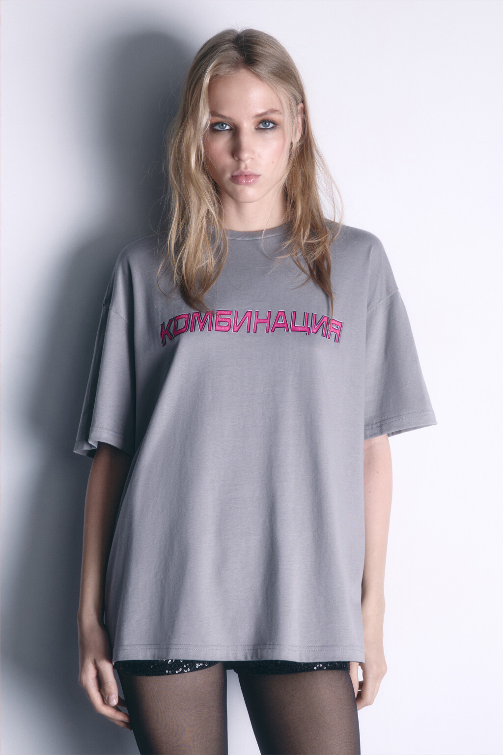 Футболка хлопковая с принтом-надписью - цвет серый - 4