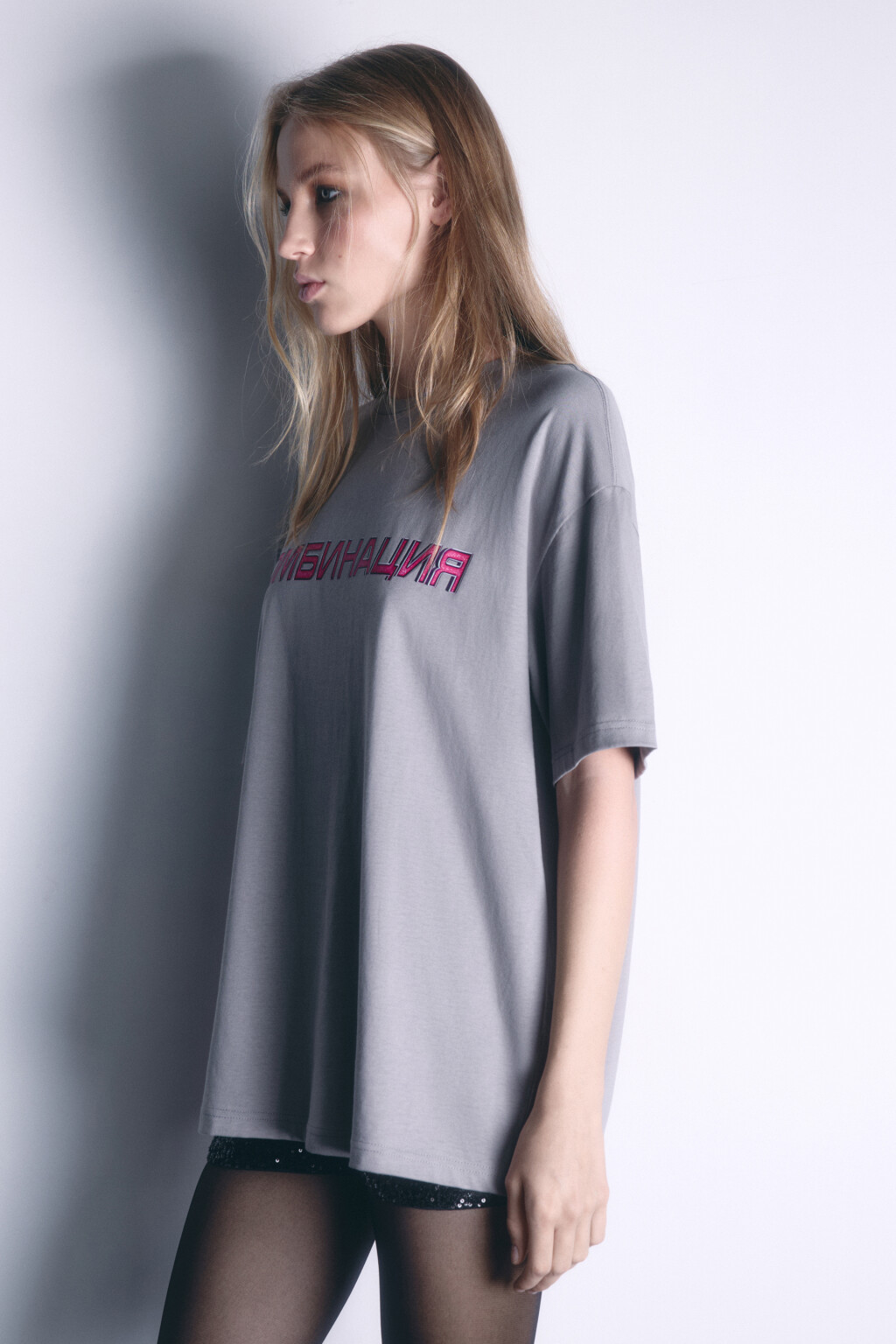 Футболка хлопковая с принтом-надписью - цвет серый - 5