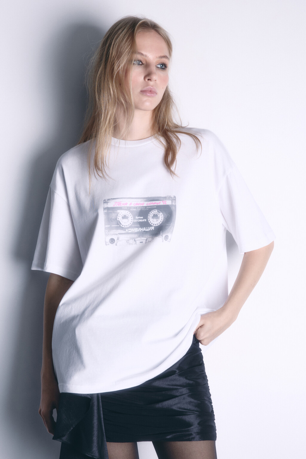 Футболка хлопковая с принтом-надписью - цвет белый - 2