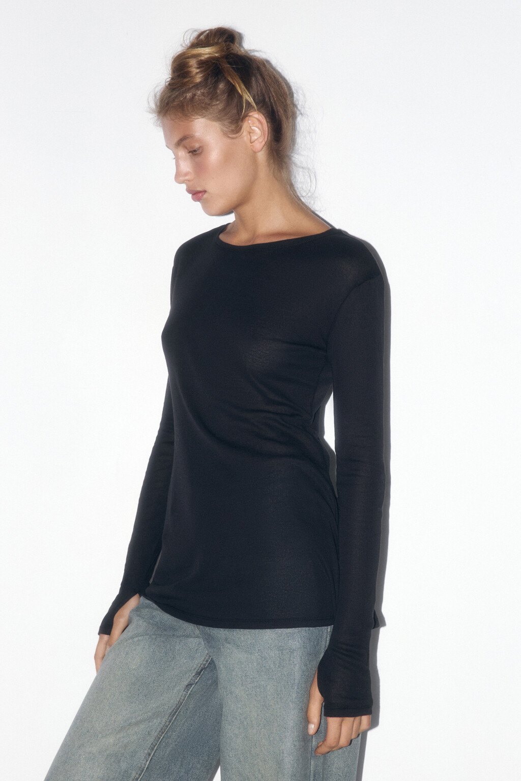 Лонгслив из тонкого хлопкового трикотажа - цвет черный - 3