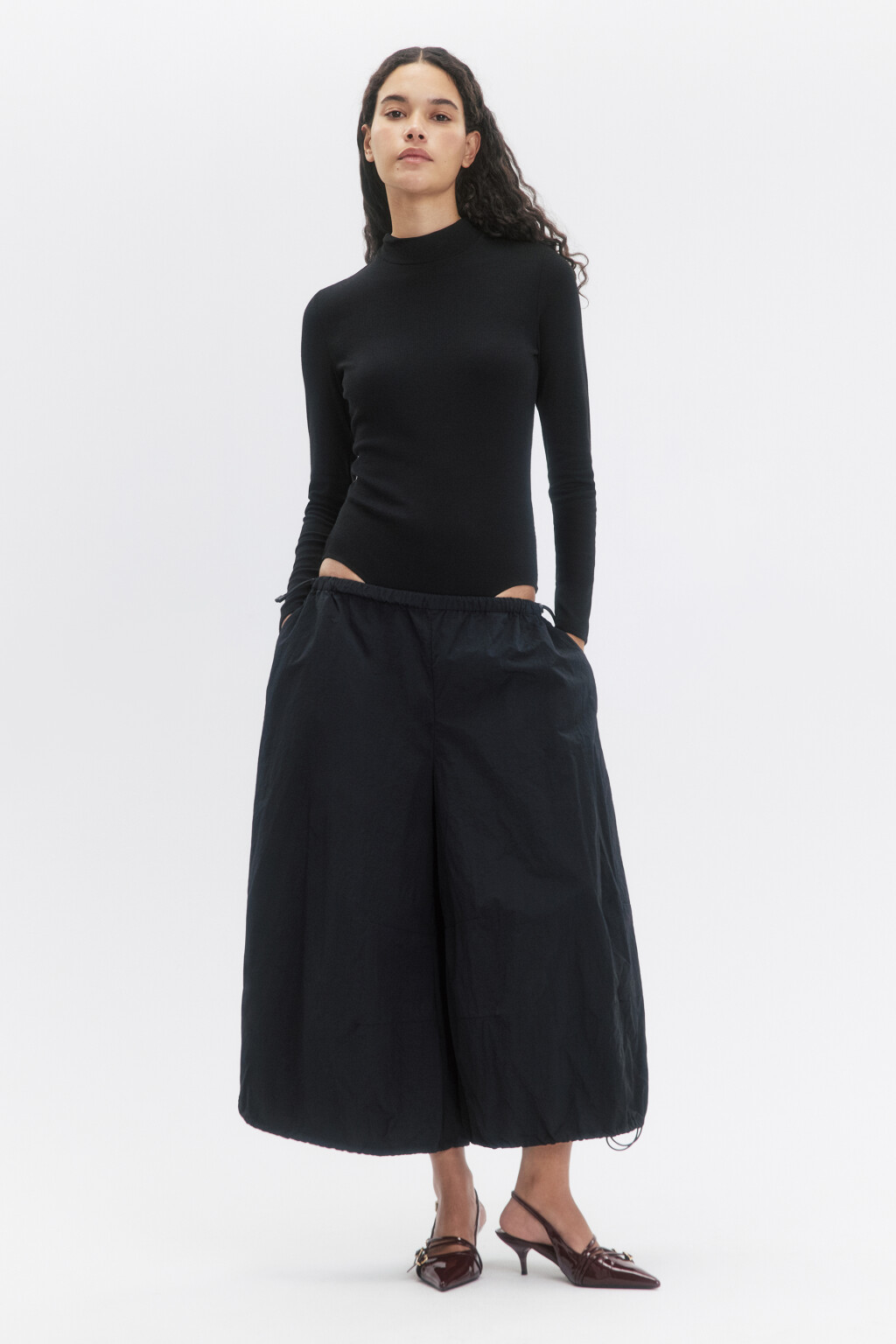 Боди-водолазка в рубчик с коротким воротником - цвет черный - 5