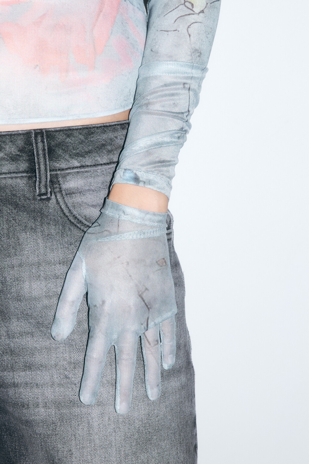 Лонгслив сетчатый с перчатками и принтом - цвет мультиколор - 7