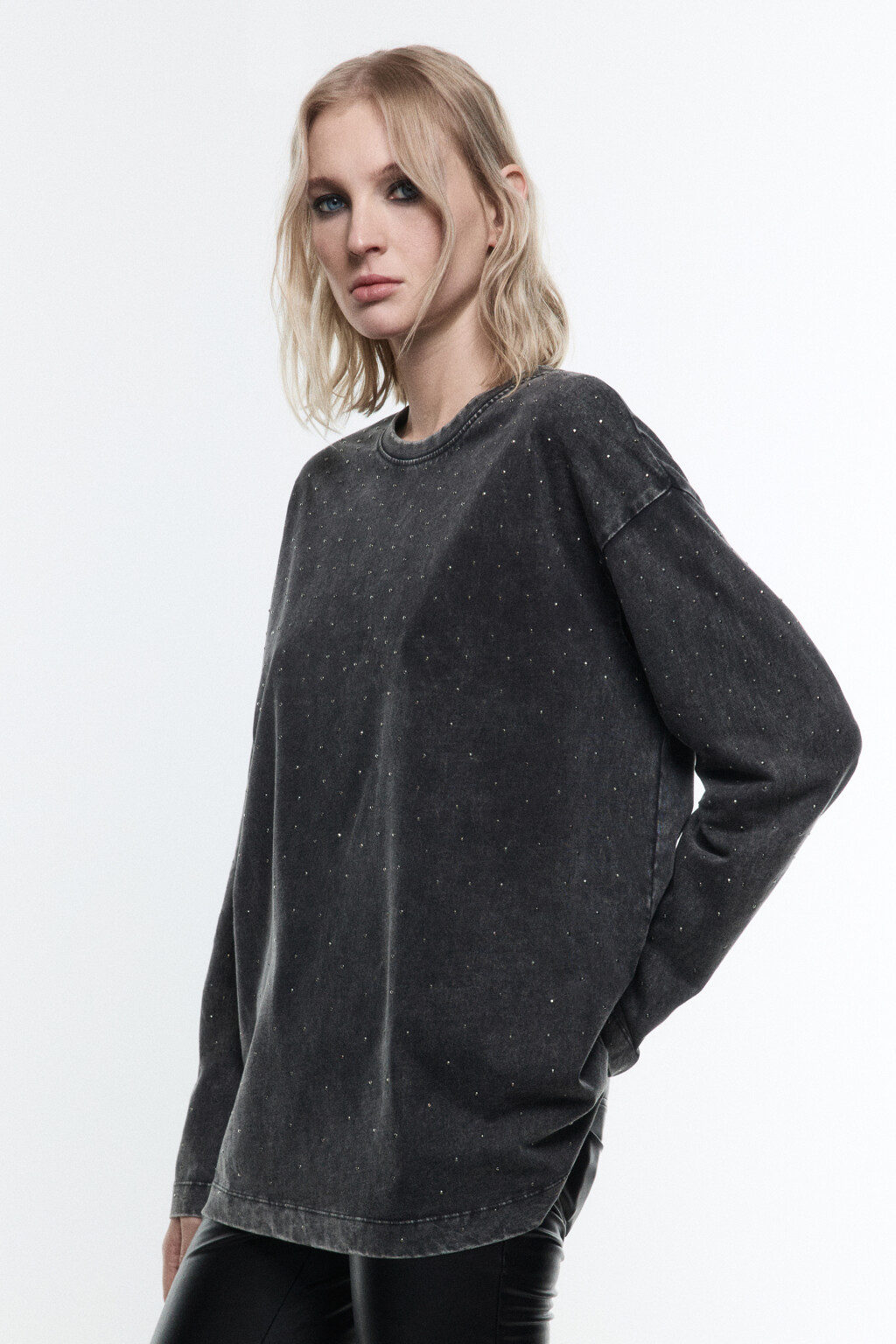 Лонгслив хлопковый с декором из страз - цвет серый - 3