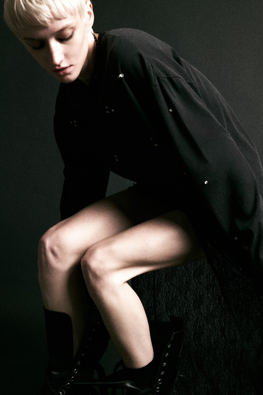 Лонгслив oversize хлопковый со стразами - цвет серый - 2