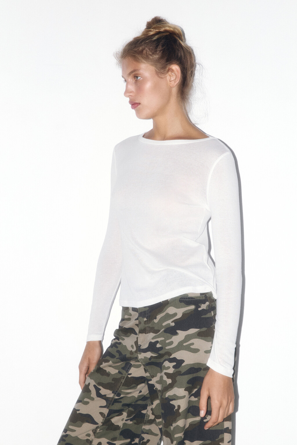 Лонгслив приталенный из тонкого хлопка - цвет белый - 3