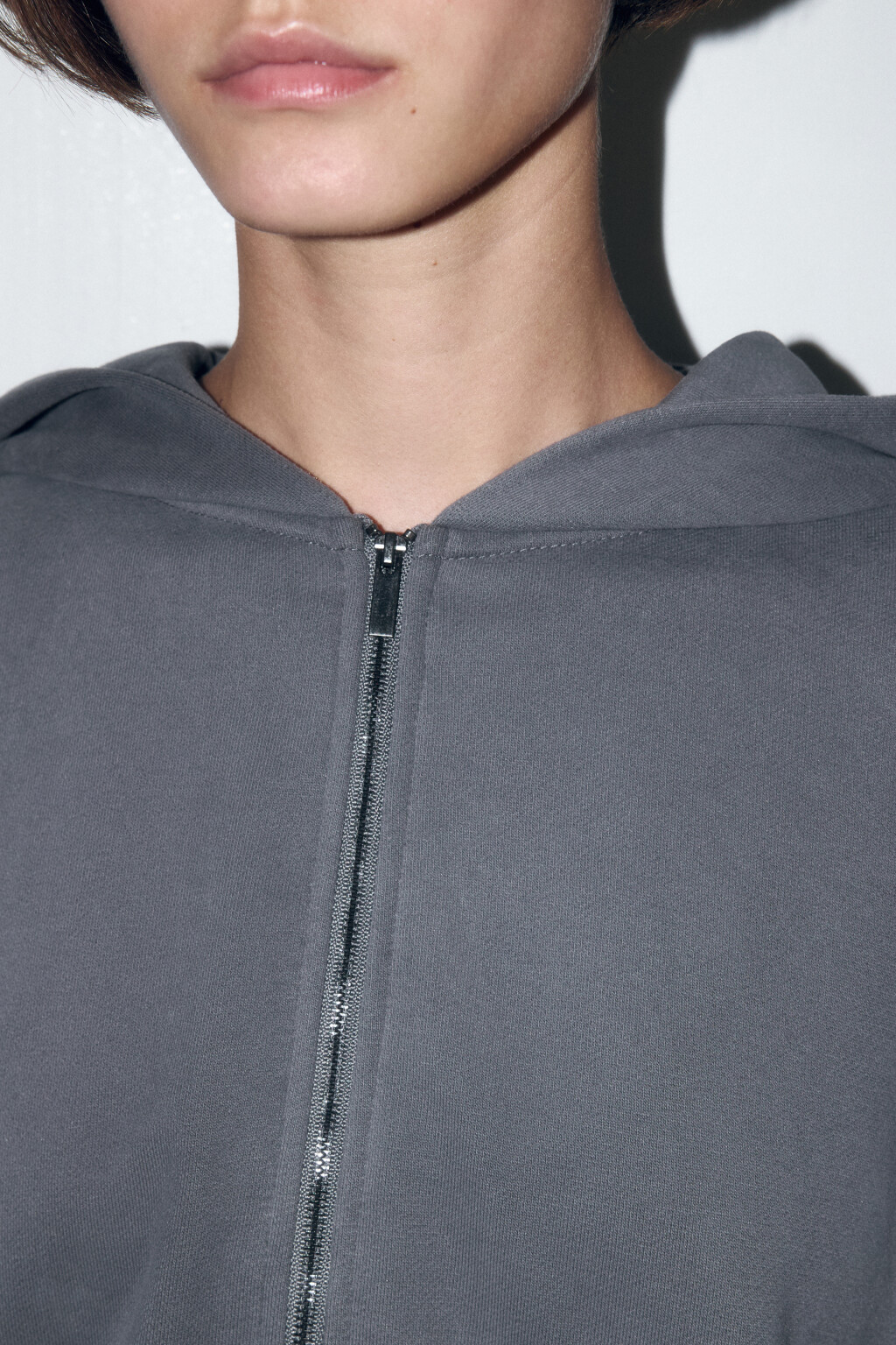 Худи-зипка укороченная с peach-эффектом - цвет серый - 6