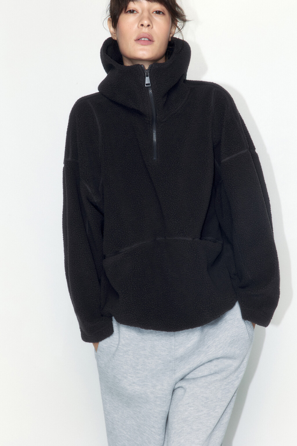 Толстовка-анорак из искусственного меха - цвет серый - 4