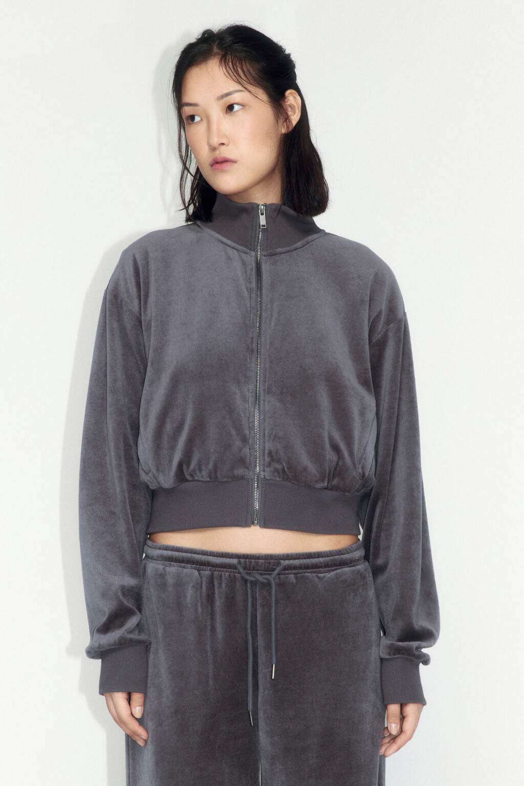 Худи на молнии с велюровой фактурой - цвет серый - 3