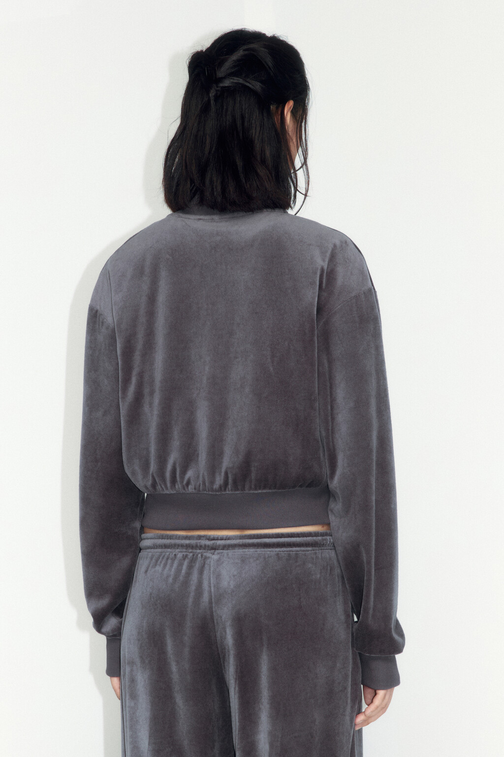 Худи на молнии с велюровой фактурой - цвет серый - 5