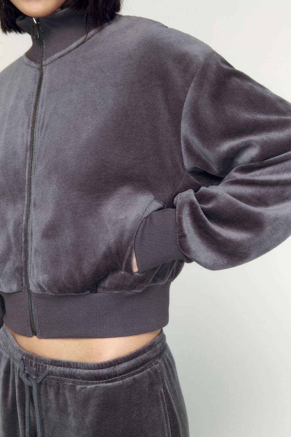 Худи на молнии с велюровой фактурой - цвет серый - 8