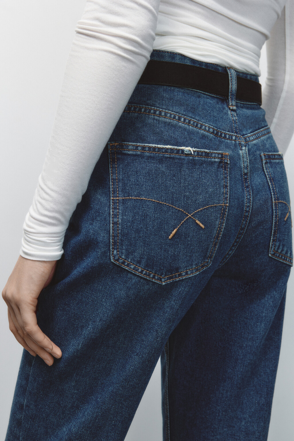 Джинсы mom с высокой посадкой и ремнем - цвет темный тинт - 7