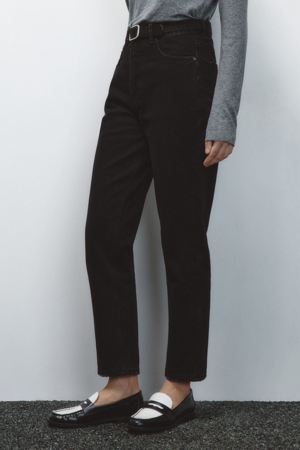 Джинсы mom с высокой посадкой и ремнем - цвет черный - 3