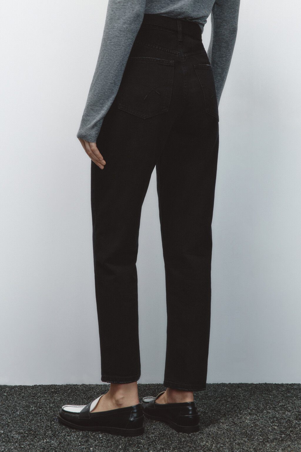 Джинсы mom с высокой посадкой и ремнем - цвет черный - 4