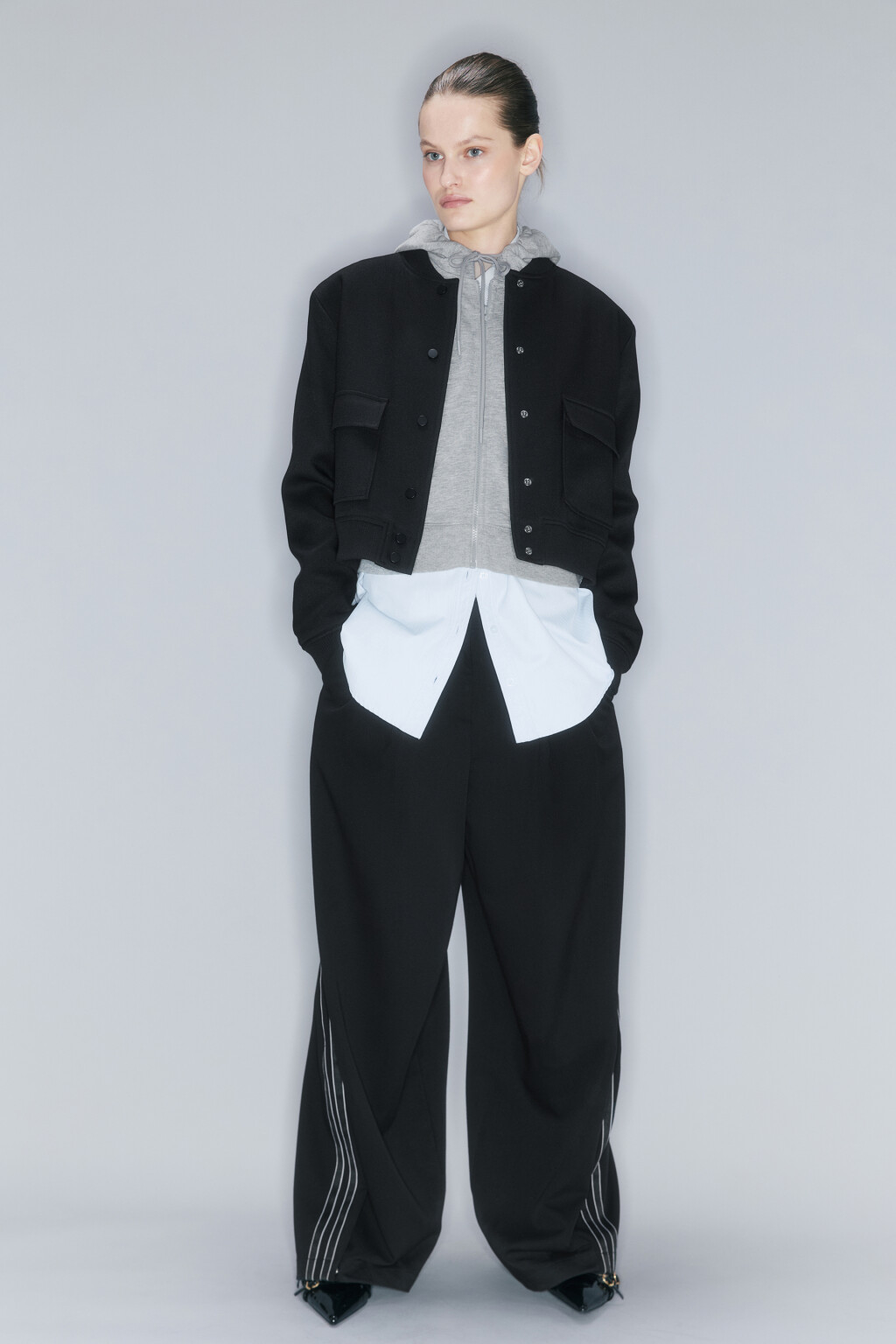 Жакет-бомбер укороченный с накладными карманами - цвет черный - 3