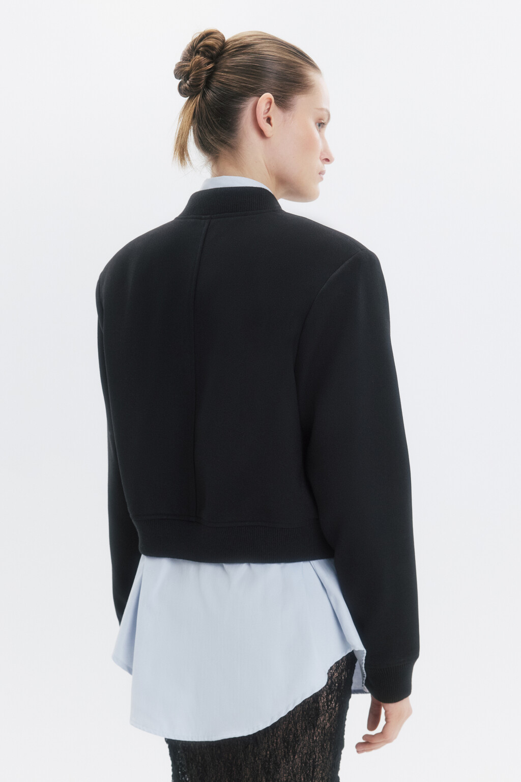 Жакет-бомбер укороченный с накладными карманами - цвет черный - 6