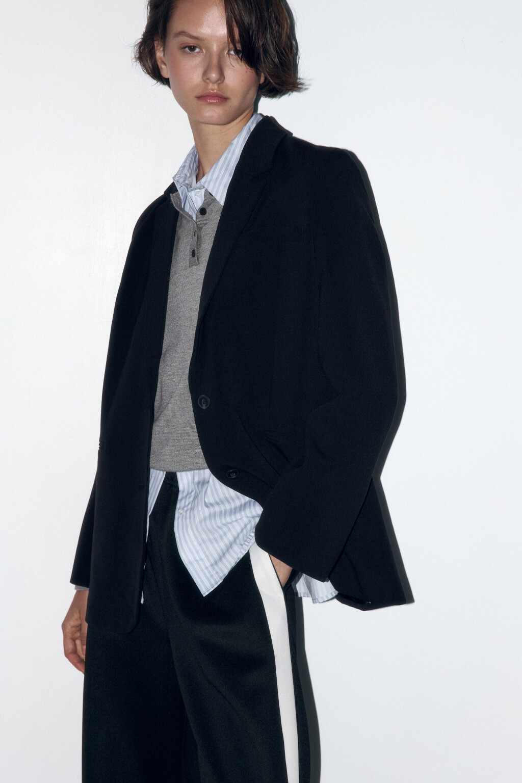 Пиджак прямой однобортный из костюмной ткани - цвет черный - 1