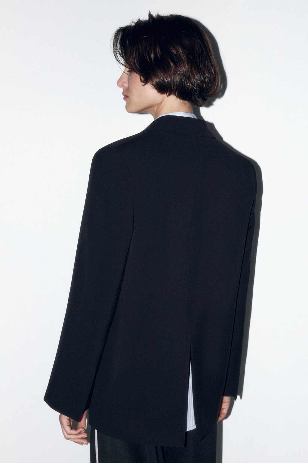 Пиджак прямой однобортный из костюмной ткани - цвет черный - 4
