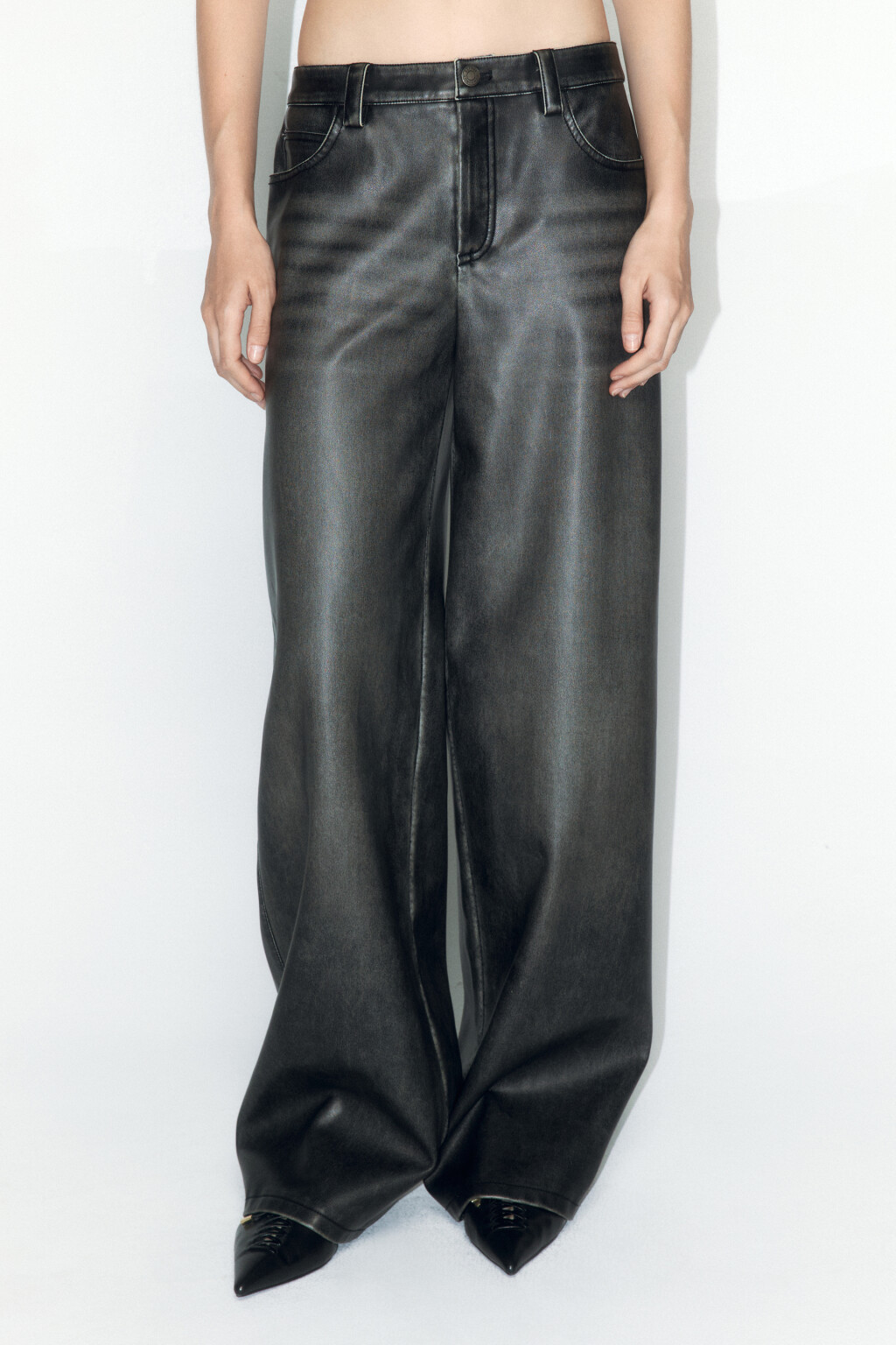 Брюки широкие из стираной искусственной кожи - цвет серый - 3