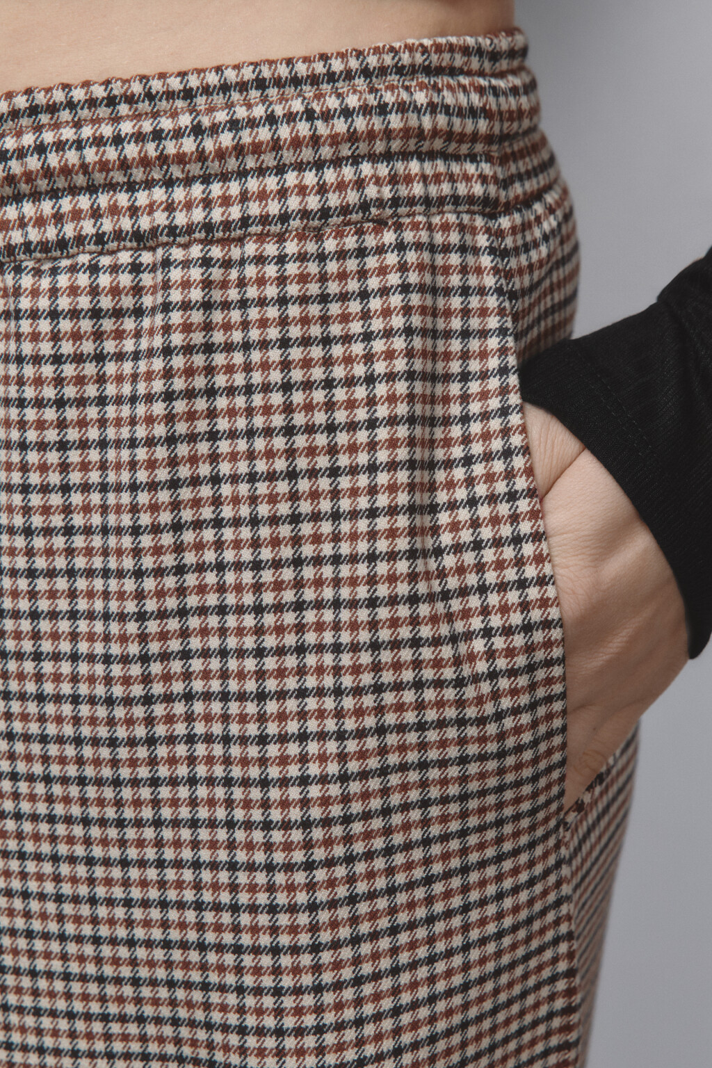 Брюки широкие клетчатые с поясом на завязках - цвет бежевый - 7