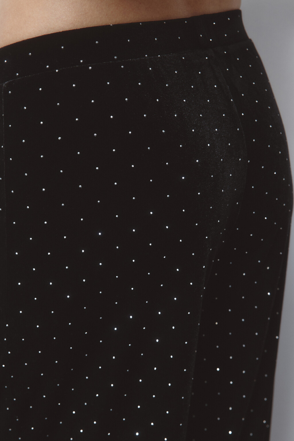 Брюки широкие бархатные со стразами - цвет черный - 7