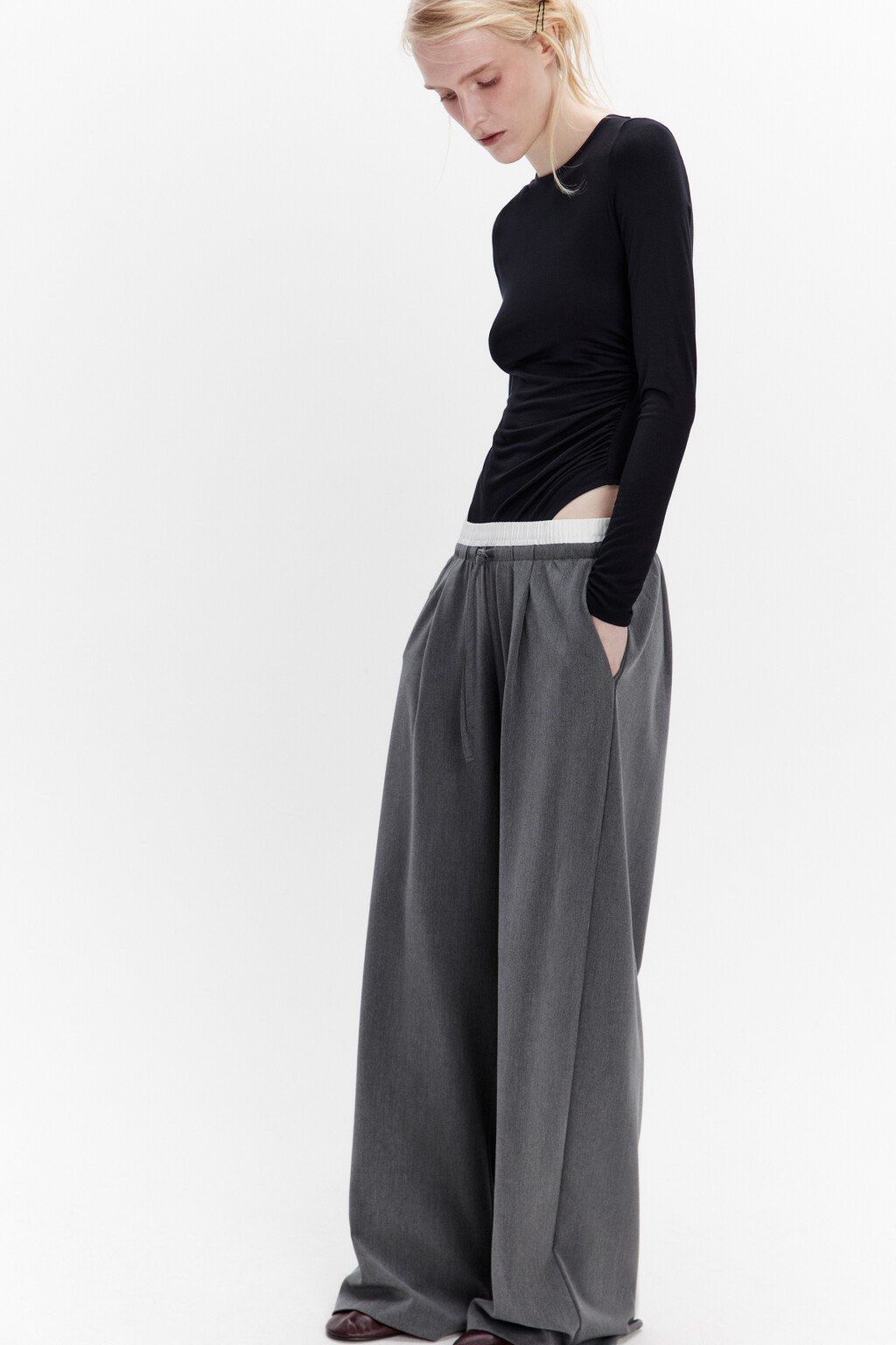 Брюки широкие костюмные с двойным поясом - цвет серый - 1