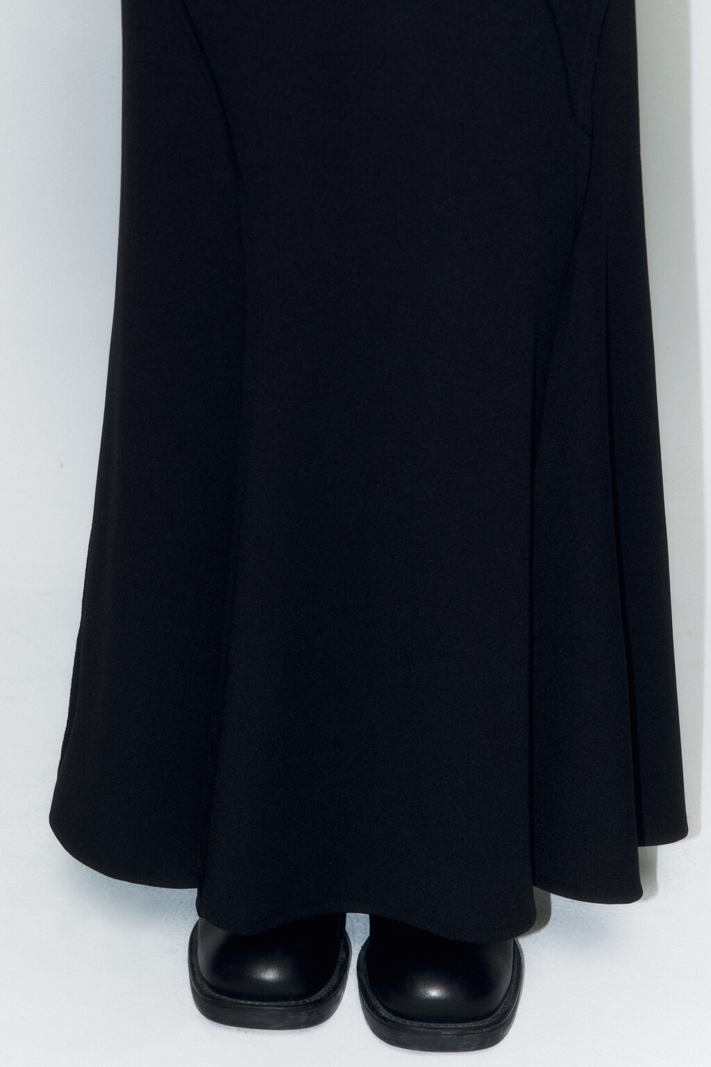 Юбка-годе макси трикотажная с воланом - цвет черный - 7